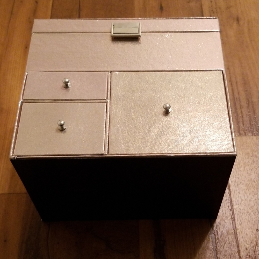 Jewelry or Makeup Box *Free With Purchase